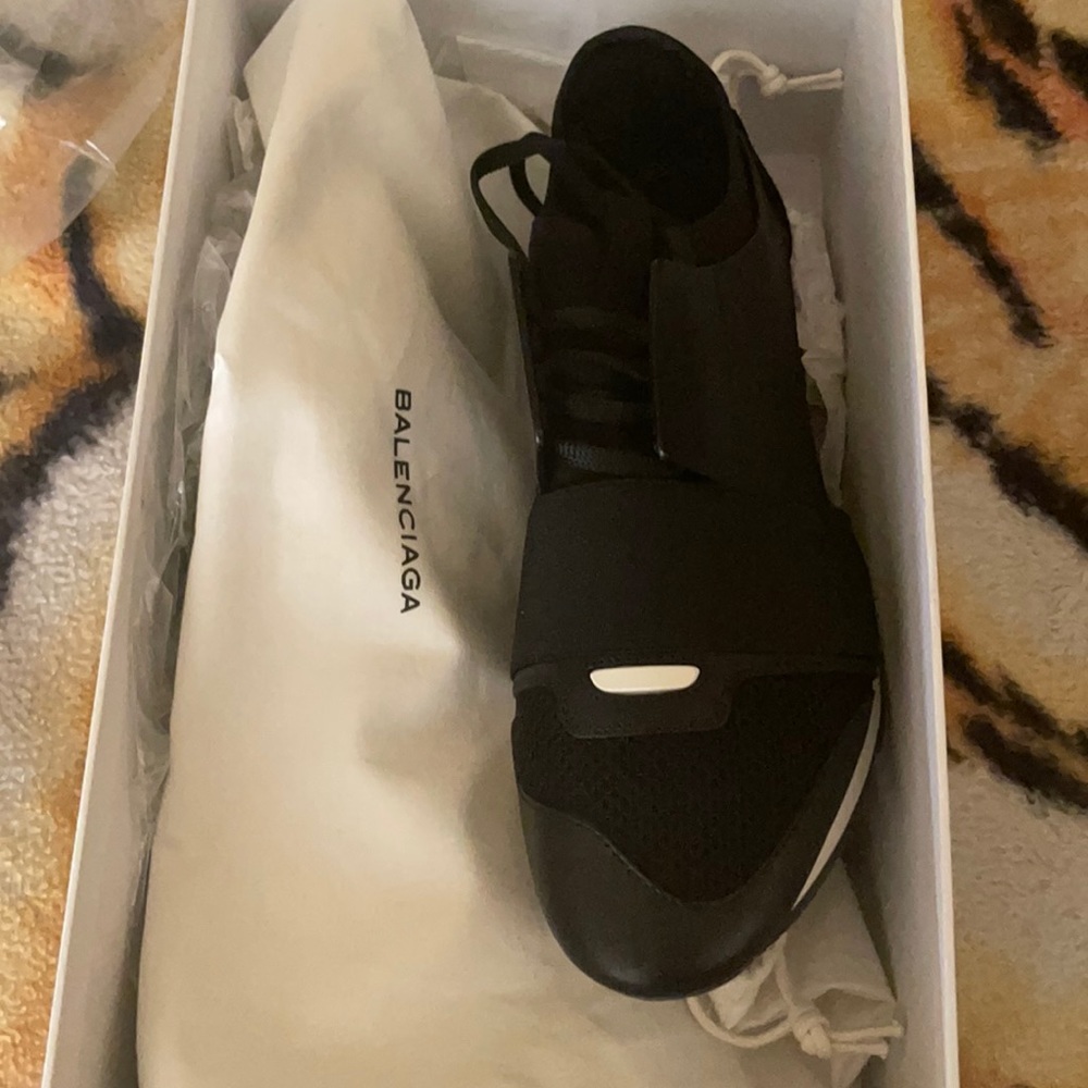 Black/white